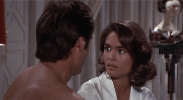 Lupe Lamora, Licence to Kill